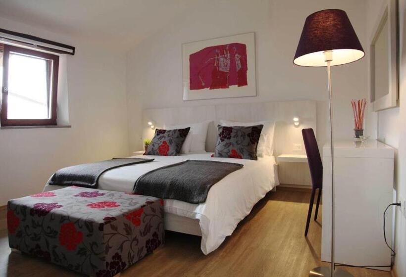 اتاق راحتی, Garni Hotel Dvor