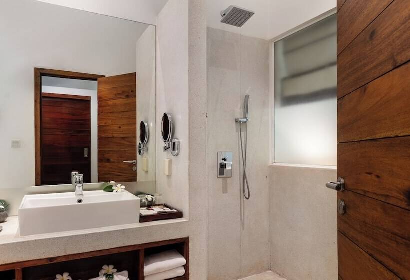 디럭스 방갈로, Lynnaya Urban River Resort
