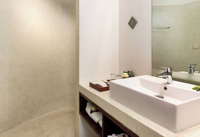 디럭스 룸, Lynnaya Urban River Resort