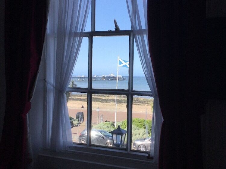 Четырехместный номер Премиум, The Trevone, Llandudno