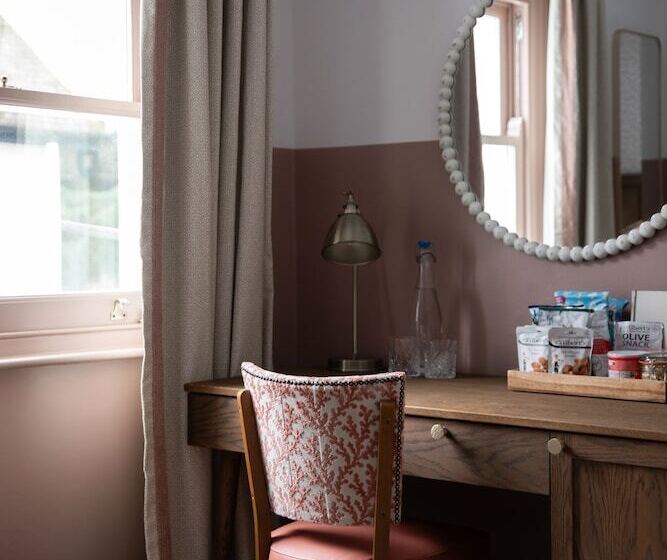 Номер Deluxe, Worplesdon Place