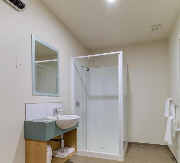 استودیوی استاندارد, Hanmer Springs Retreat