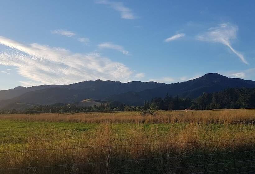 Студия Стандарт, Hanmer Springs Retreat