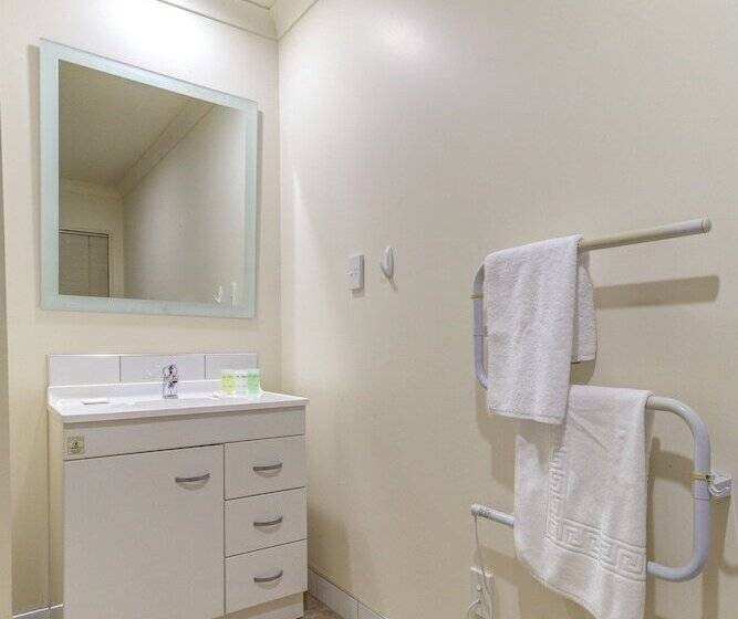 استودیوی استاندارد, Hanmer Springs Retreat