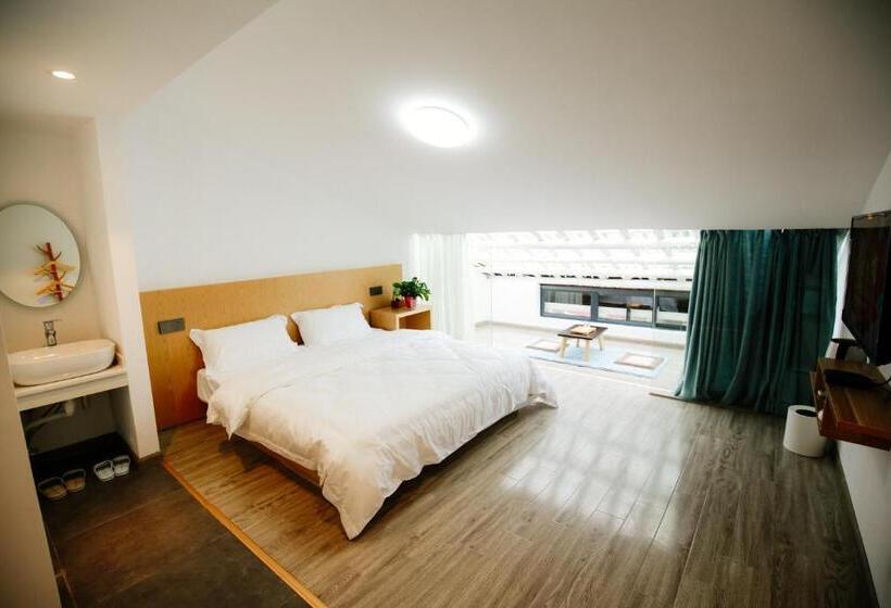 带大床的豪华间, Guihua Road 106th Hostel