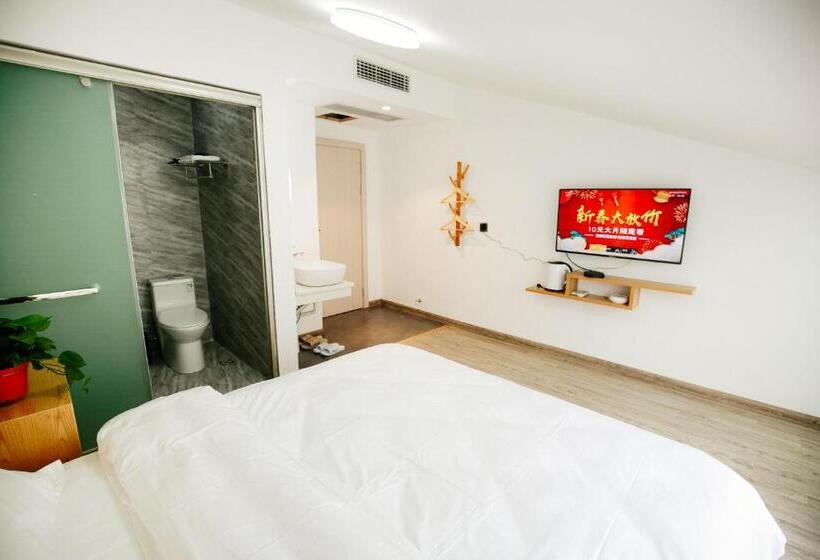 带大床的豪华间, Guihua Road 106th Hostel