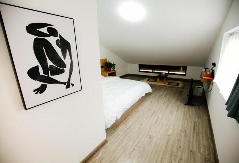 带大床的豪华间, Guihua Road 106th Hostel