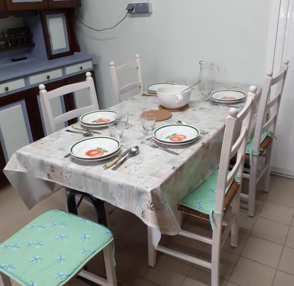 Дом 2 Спальни, Le Gîte De La Grange De Broustic