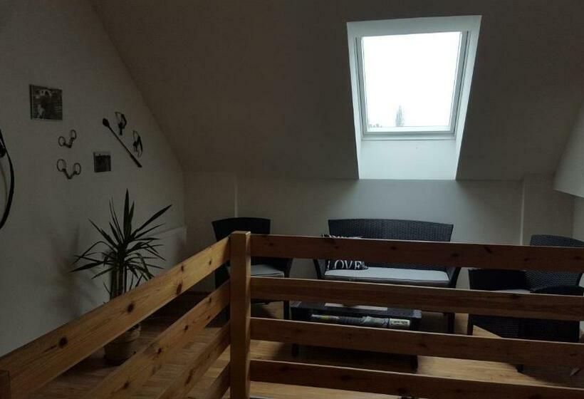 Номер Стандарт Трехместный, Farm Stay Nh Stables