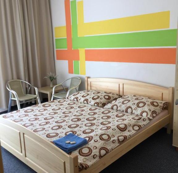 スタンダードルーム, Pod Stráží
