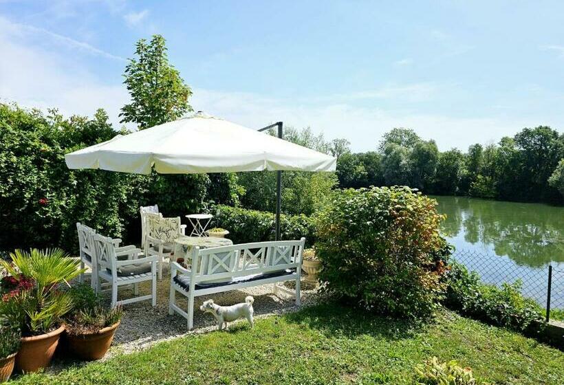 Номер Superior, Jan S Place In Burgundy