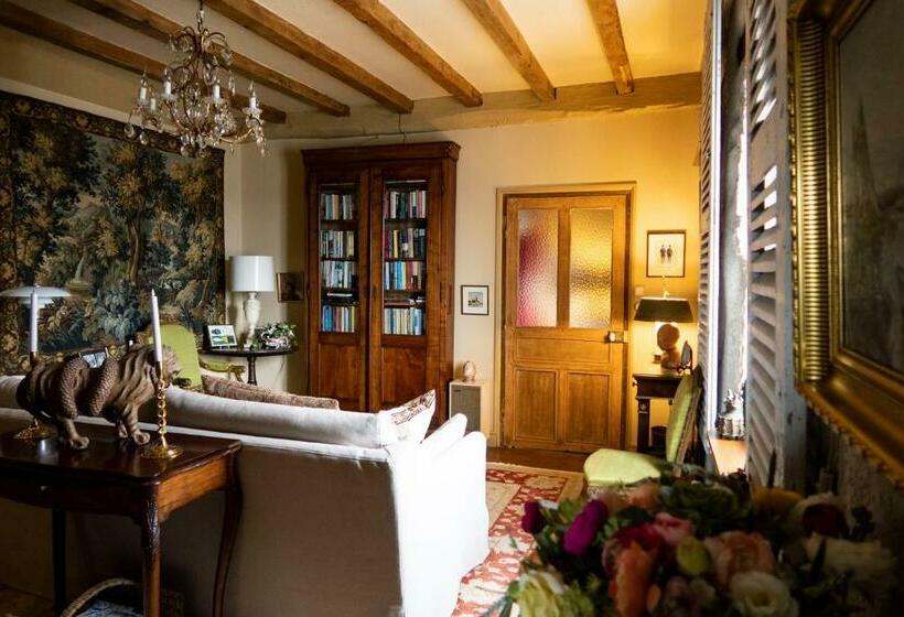 Номер Superior, Jan S Place In Burgundy