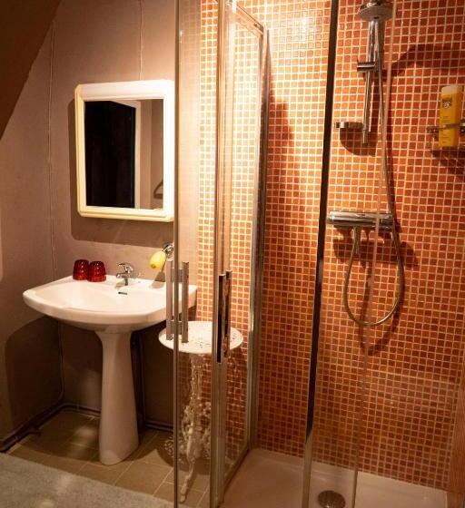 Семейный Номер, Jan S Place In Burgundy