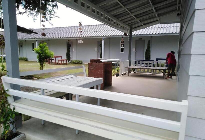 Семейный Номер, บ้านไม้หอมบูติค สวนผึ้ง