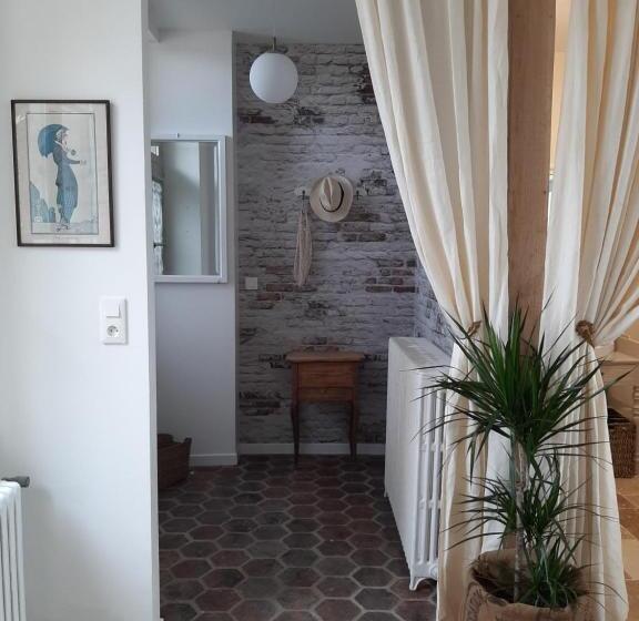 Номер Стандарт Вид на Бассейн, Maison D Hôtes L évidence