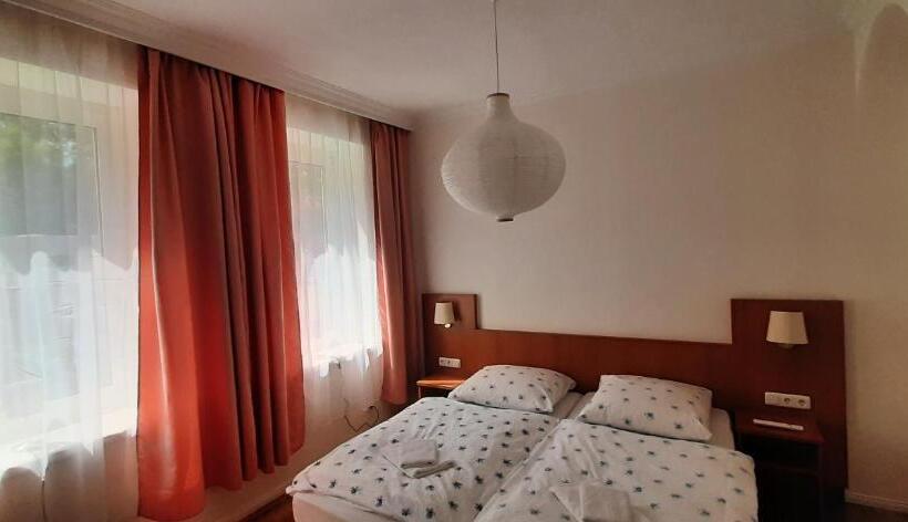 Номер Стандарт, Schillers Landhaus