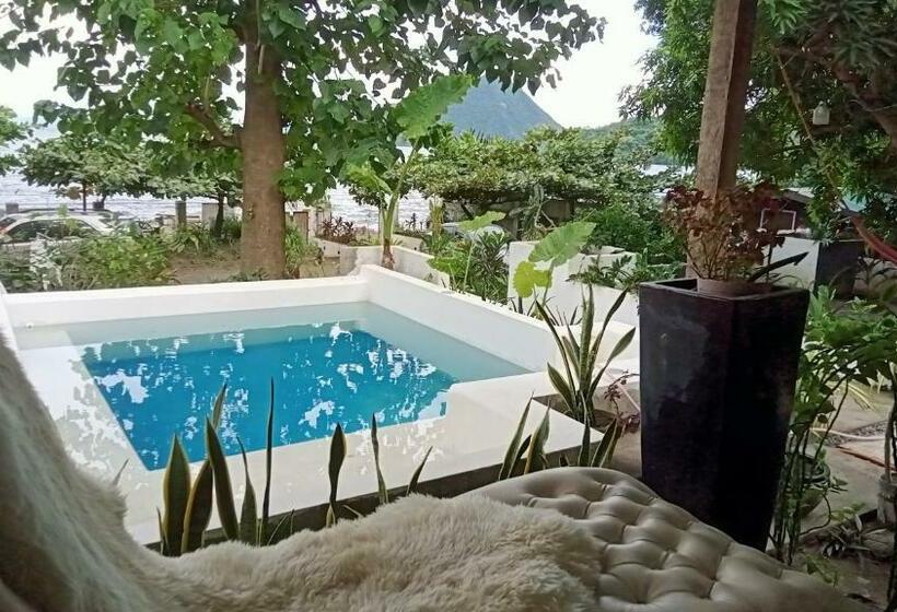 Номер Стандарт Вид на Озеро, Baywalk Suites Batangas