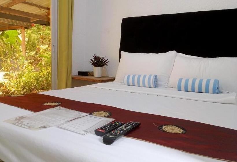 Люкс Вид на Бассейн, Baywalk Suites Batangas