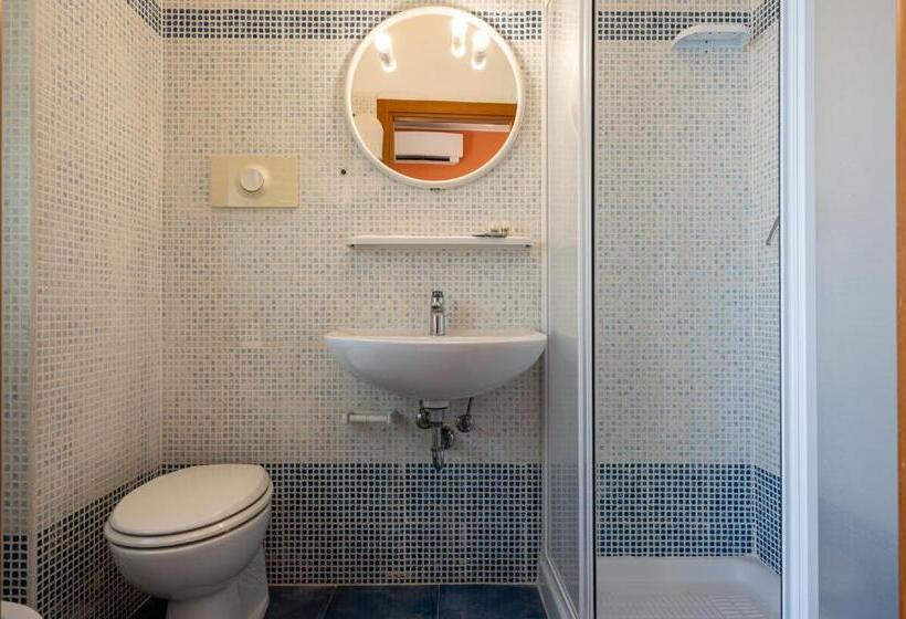 Quarto Estandar, Amadei Hotel Figaro & Apartments