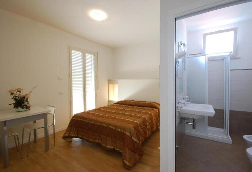 Студия Стандарт, Amadei Hotel Figaro & Apartments