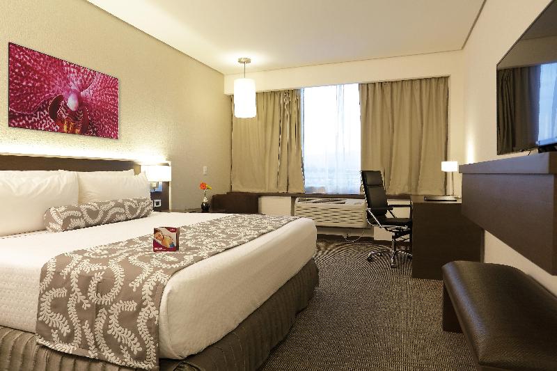 이그제큐티브 룸 킹사이즈 침대, Crowne Plaza Airport, An Ihg