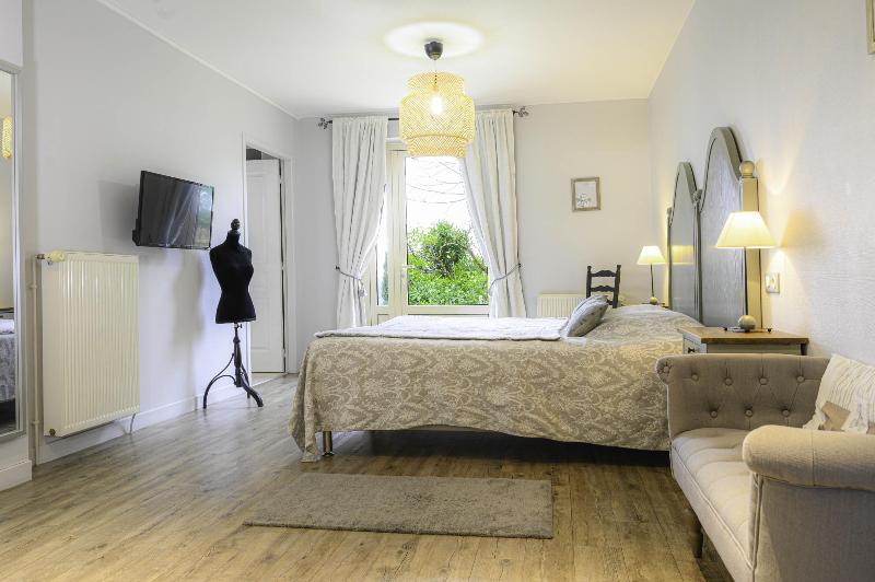 Семейный Номер, Hôtel Restaurant Les Collines