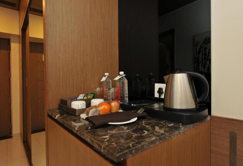 اتاق لوکس, Narayani Heights, Ahmedabad