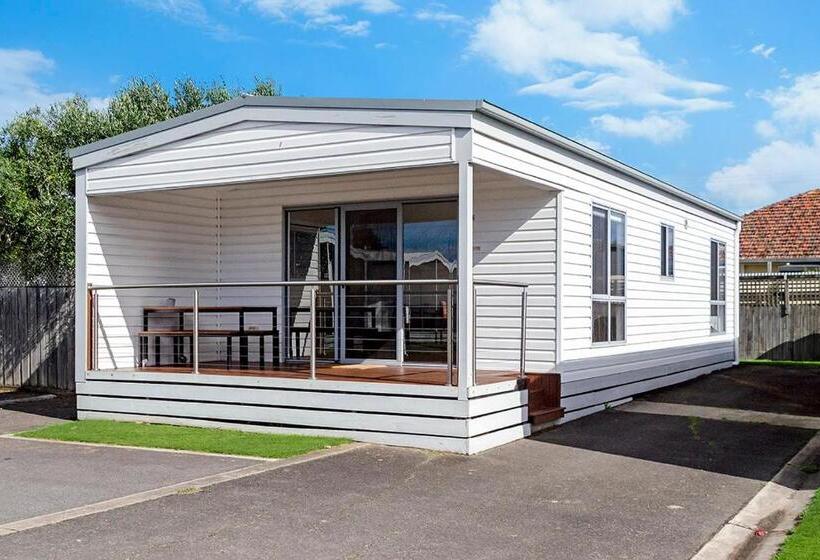 수피리어 코티지, Portland Holiday Village