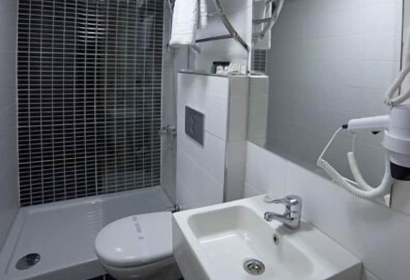 Quarto Superior, Walk İn Hotels