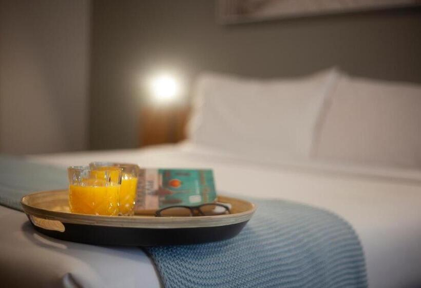 패밀리 룸, Kings Park Motel