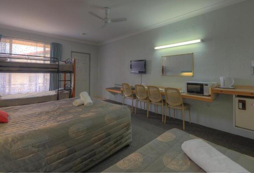 패밀리 룸, Alluna Motel