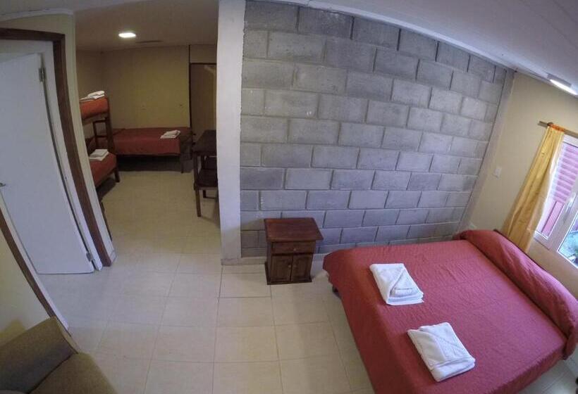 اتاق خانوادگی, Hostel Los Pioneros