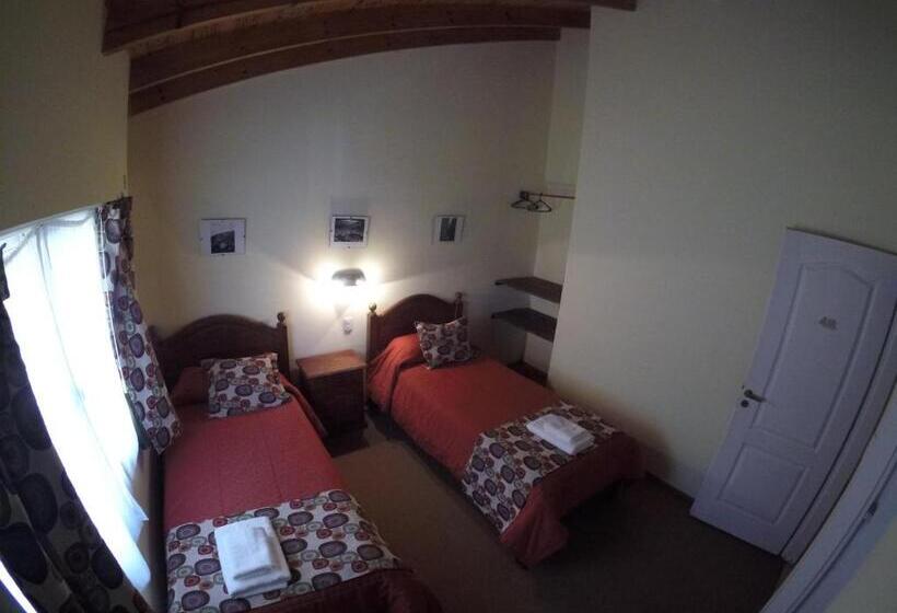 اتاق سوپریور, Hostel Los Pioneros