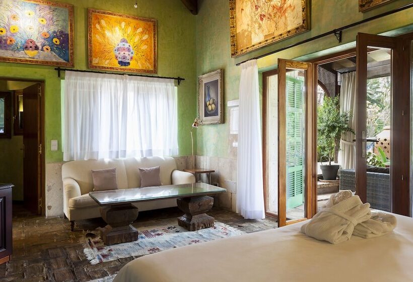 Полулюкс, Es Revellar Art Resort  Adults Only