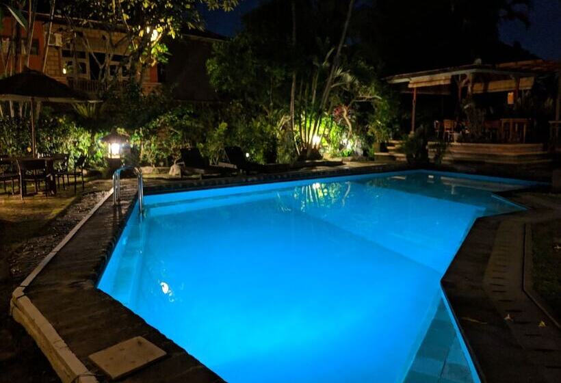 ファミリールーム, Okawati Boutique Bungalows