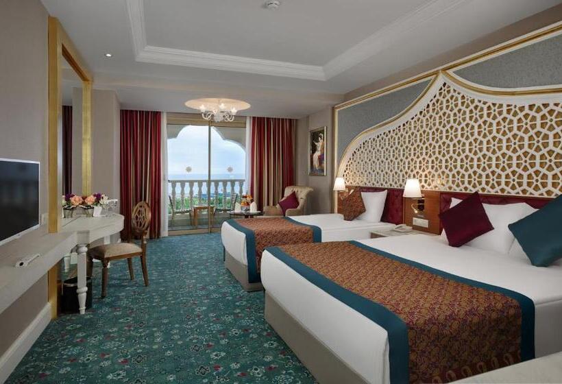 اتاق اساندارد با چشم‌انداز جانبی به دریا, Royal Taj Mahal