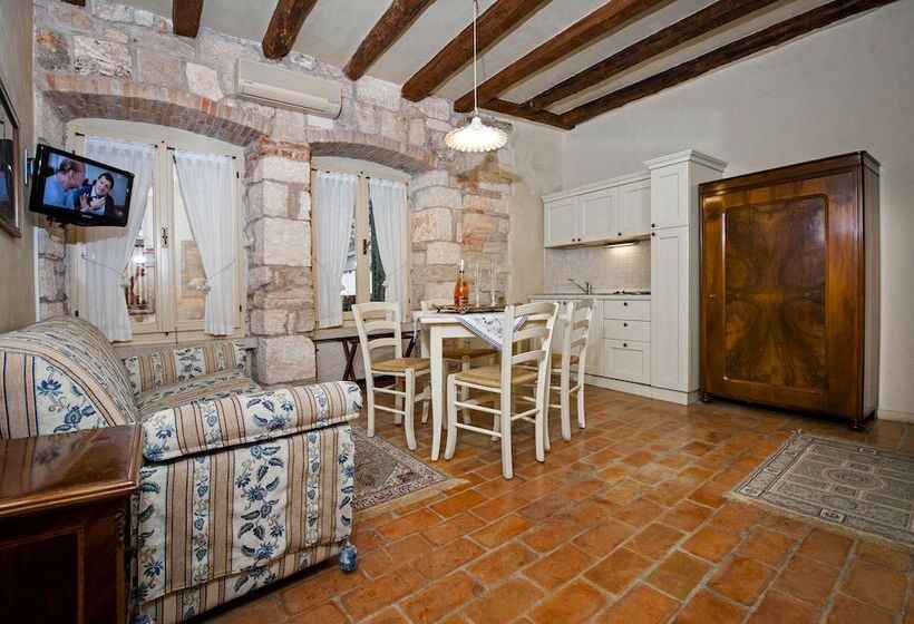 Студия Стандарт, Residence Porta Antica Centro Storico