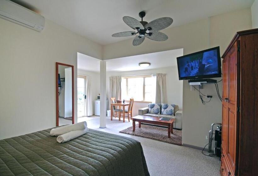 Люкс Вид на Реку, Riverview Boutique Motel