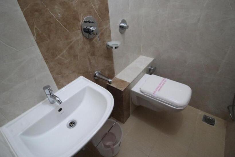 דירת שני חדרים, Shoba Suites