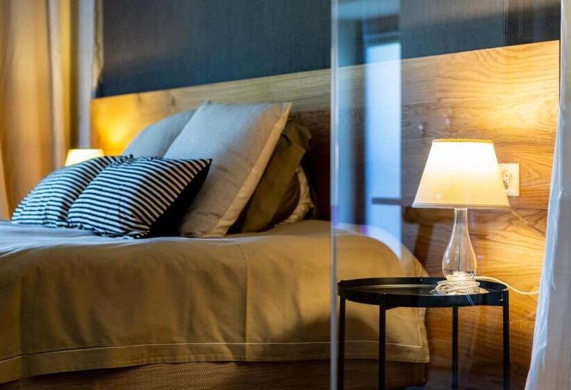 Номер Deluxe, De L’ours Preles