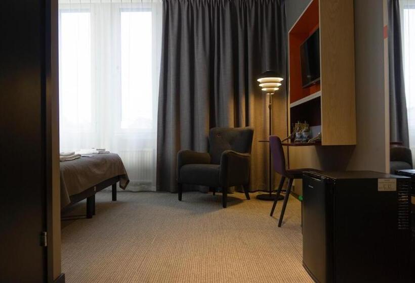 quarto Deluxe Adaptado para Deficientes Físicos, First Hotel Central
