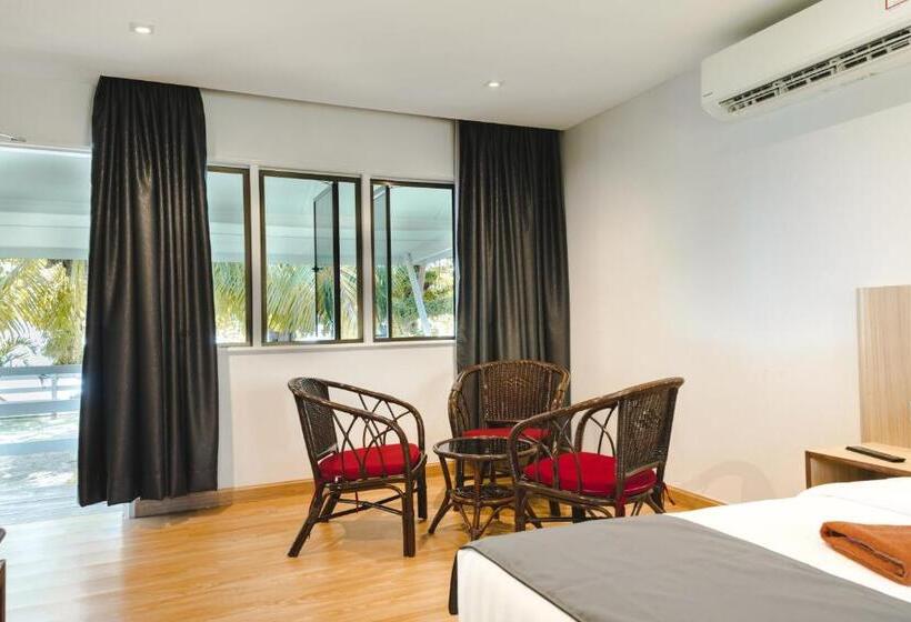 کلبه ییلاقی, Pangkor Sandy Beach Resort