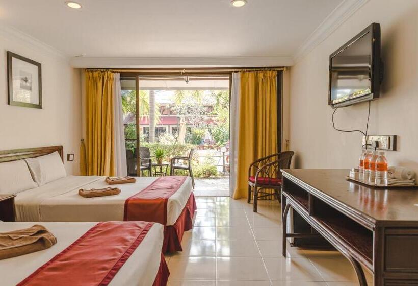 اتاق لوکس چهار تخته, Pangkor Sandy Beach Resort