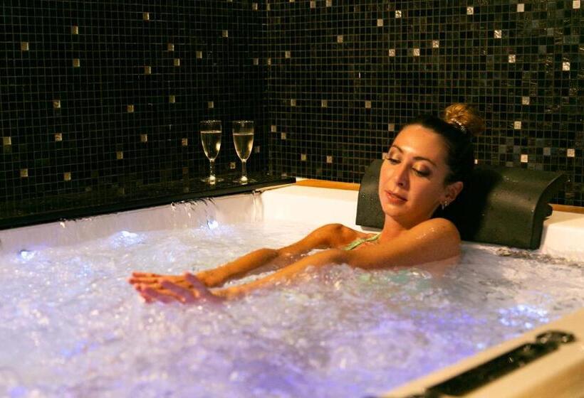 سوئیت با وان آب گرم, Terme All'alba
