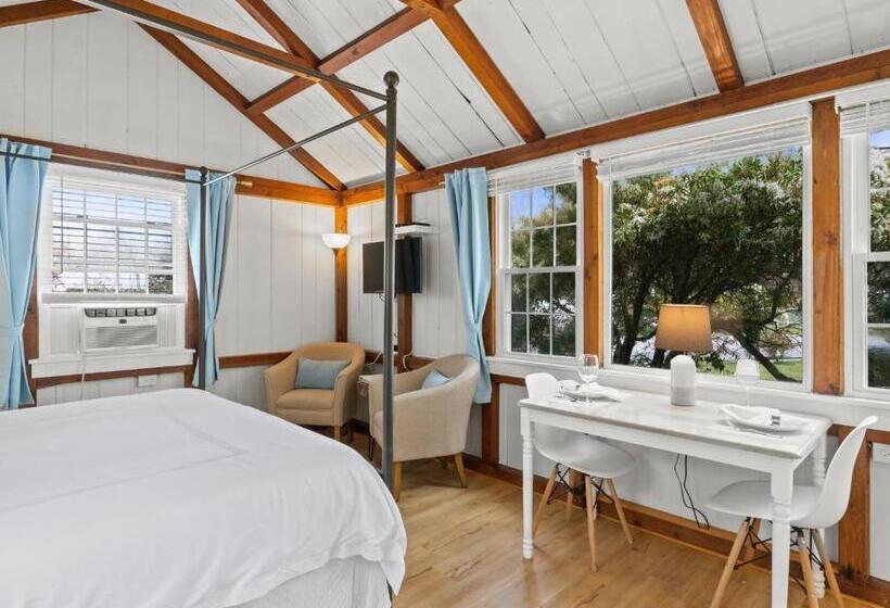 디럭스 스위트 킹 침대, The Seagrove Suites & Guest Rooms