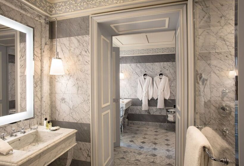 Junior Suite Prestige, La Réserve Paris Hotel & Spa