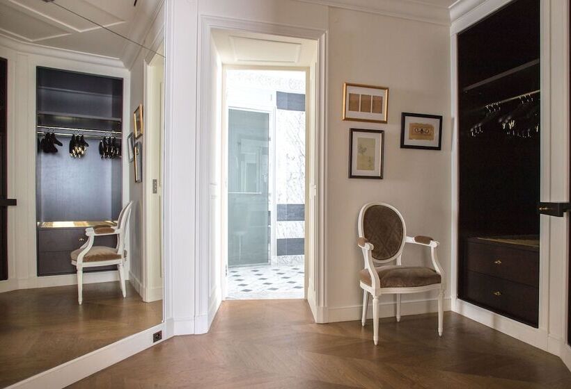 Suite, La Réserve Paris Hotel & Spa