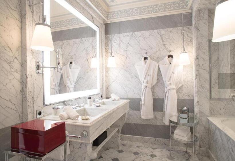 Junior Suite, La Réserve Paris Hotel & Spa