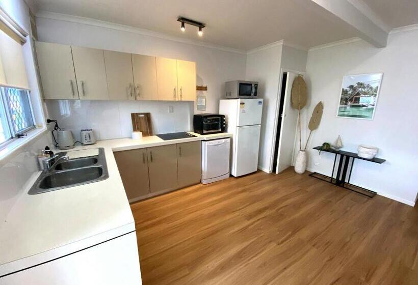 침실 1개 풀장 전망 아파트, Airlie Apartments
