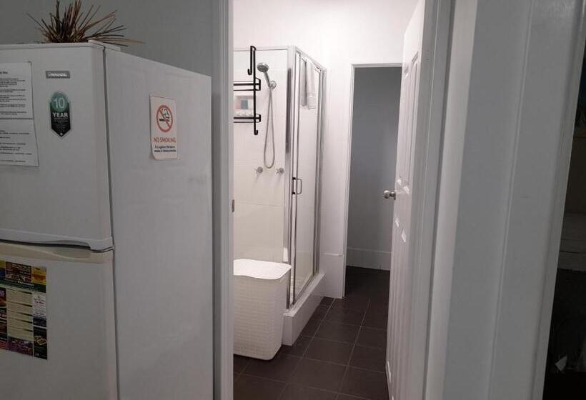 침실 2개 아파트, Airlie Apartments